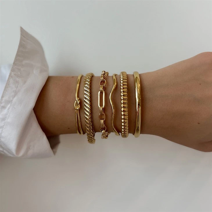 Vòng tay trơn mở Cuff