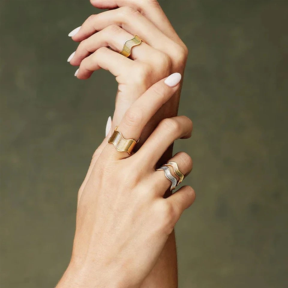 Ribbed Wave Ring Gold Plated