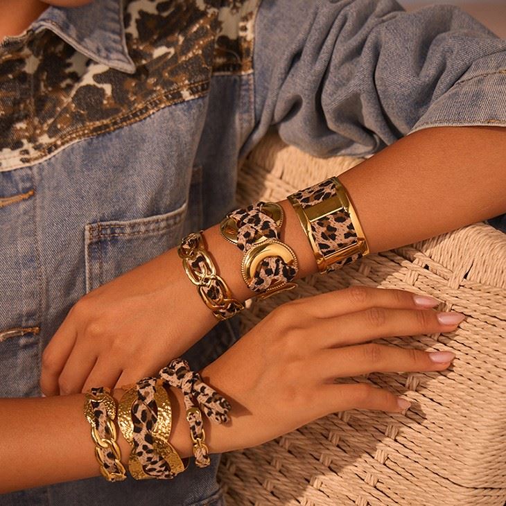 Wide Scarf Hammered Interlock Cuff suppliers